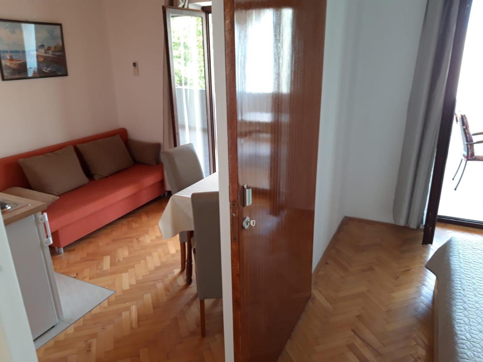 Apartmani R&B Radalj Makarska Bilik gambar