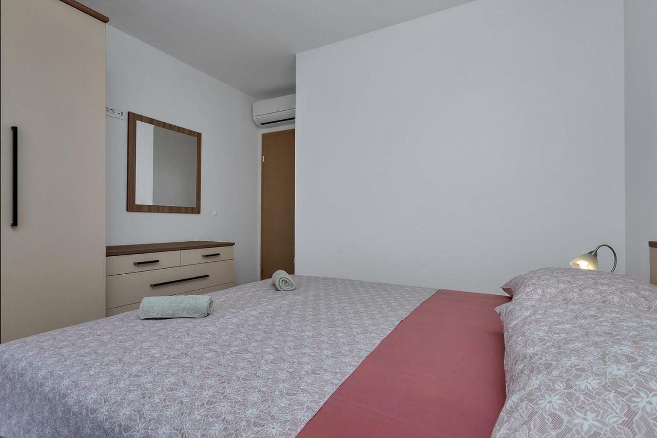 Apartmani R&B Radalj Makarska Luaran gambar
